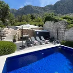 Villa Greystone - House