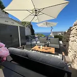 Greystone - House Villa *