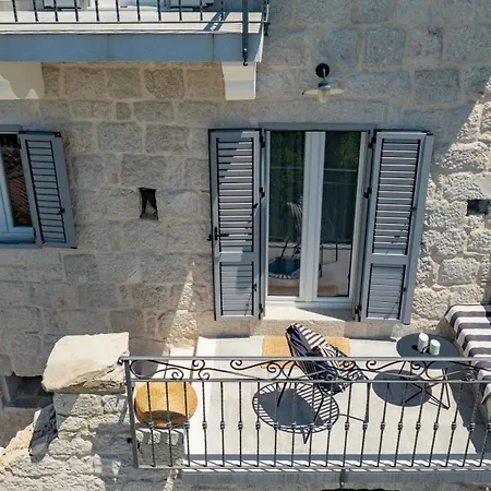 Villa Greystone - House