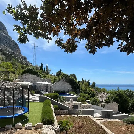 Greystone - House *