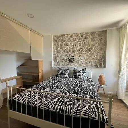 Greystone - House 빌라