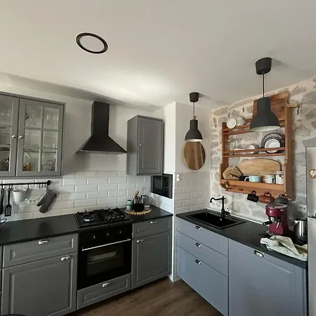 Greystone - House 빌라