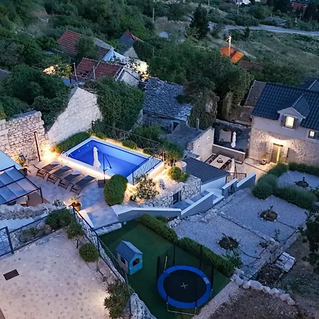 Villa Greystone - House *