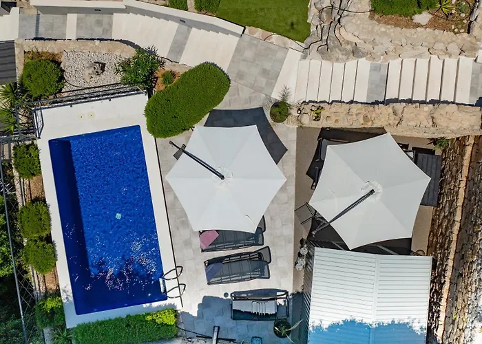 Greystone - House Villa