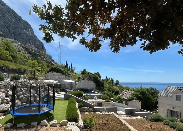 Greystone - House *