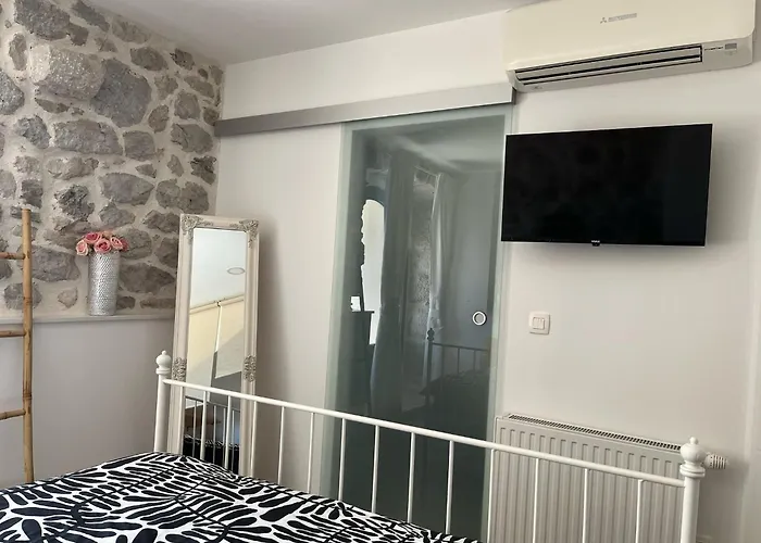 Greystone - House